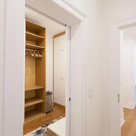 Flh Gulbenkian Fantastic With Balcony Apartament