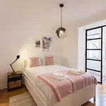 Flh Gulbenkian Fantastic With Balcony Appartement *